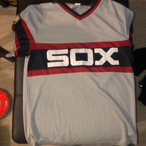 Chicago white Sox’s replica jersey